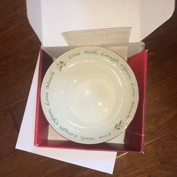 Brand New in Box LENOX Holiday Sentiment Serving Bowl Christmas Holly Dinner - Picture 9 of 10